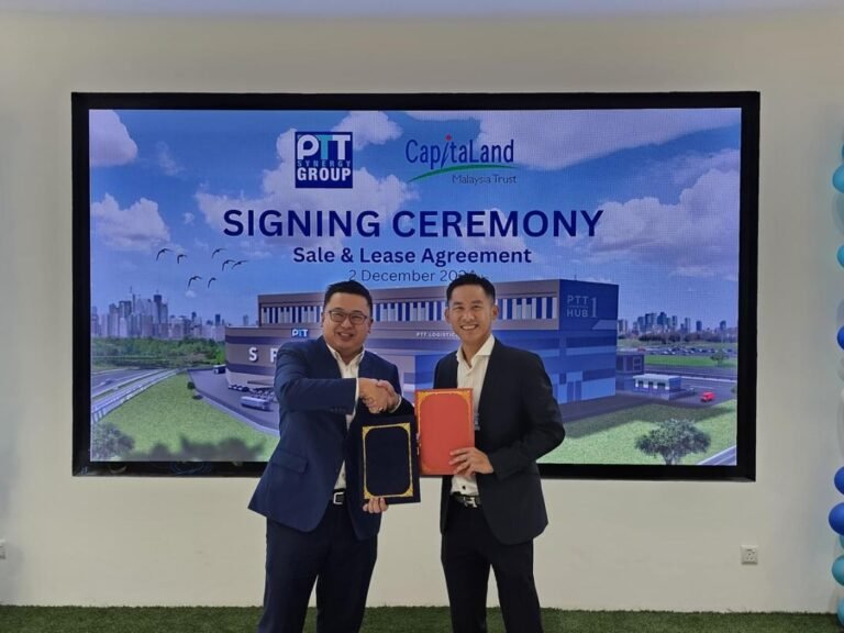 CapitaLand Malaysia Trust acquires automated logistics property for RM180 million Cmrm Ceo Tan Choon Siang Right With Ptt Synergy Group Bhd Md Teo Swee Phin.jpg