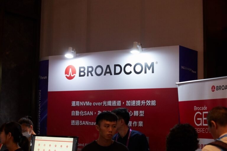 Broadcom expects demand for AI chips to rise after record fourth-quarter results 1 2b.jpg