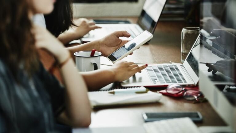 How to Avoid Getting in Trouble When Using AI at Work Gettyimages 1139932567.jpg