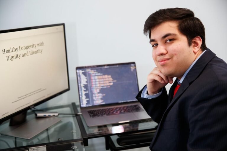 Teenagers are starting artificial intelligence companies and making big money Crop 38555437.jpg